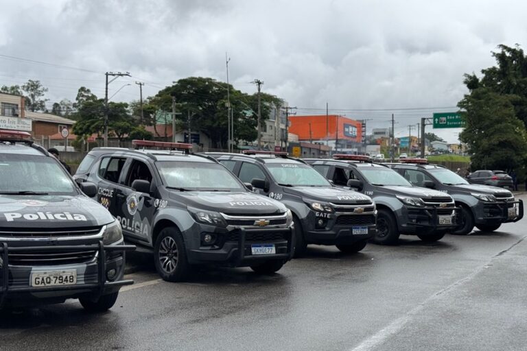 policia-militar-impede-assalto-a-banco-e-liberta-refens-em-vargem-grande-paulista